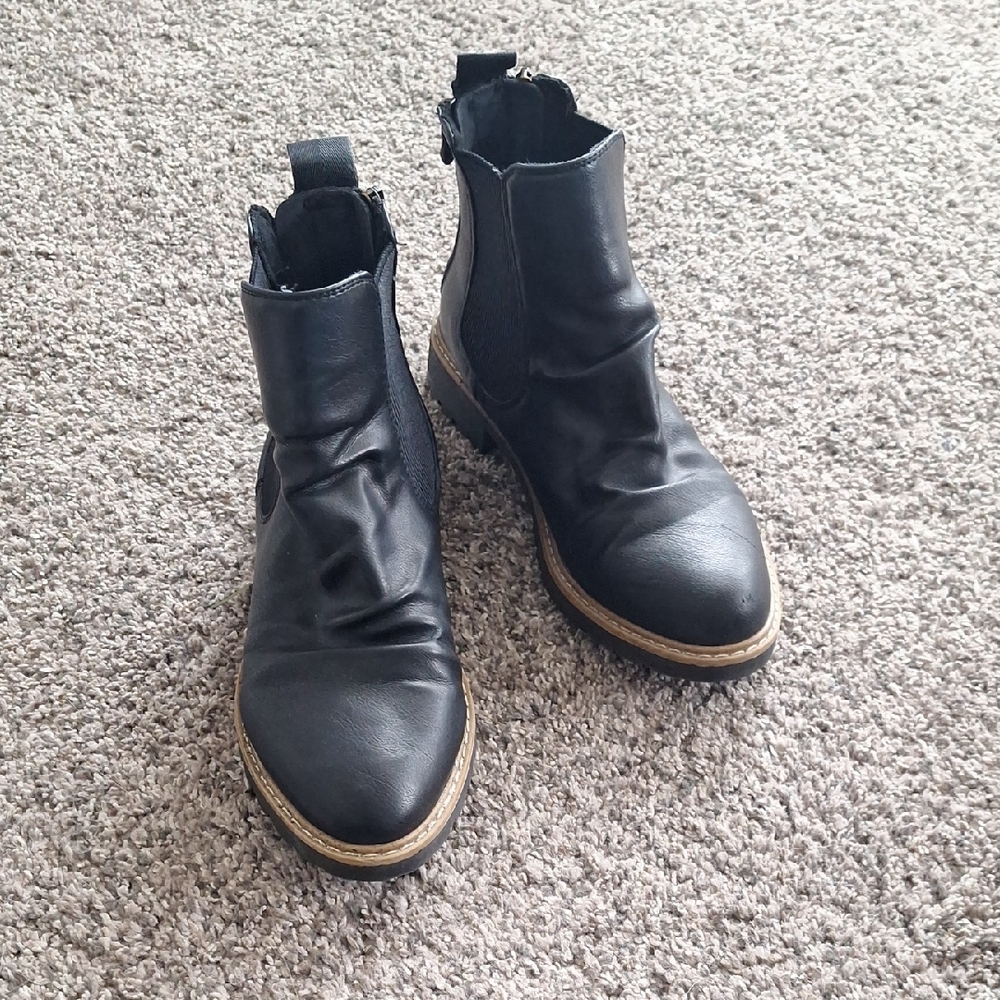 Blowfish Black Ankle Boots Womens Size 8.5